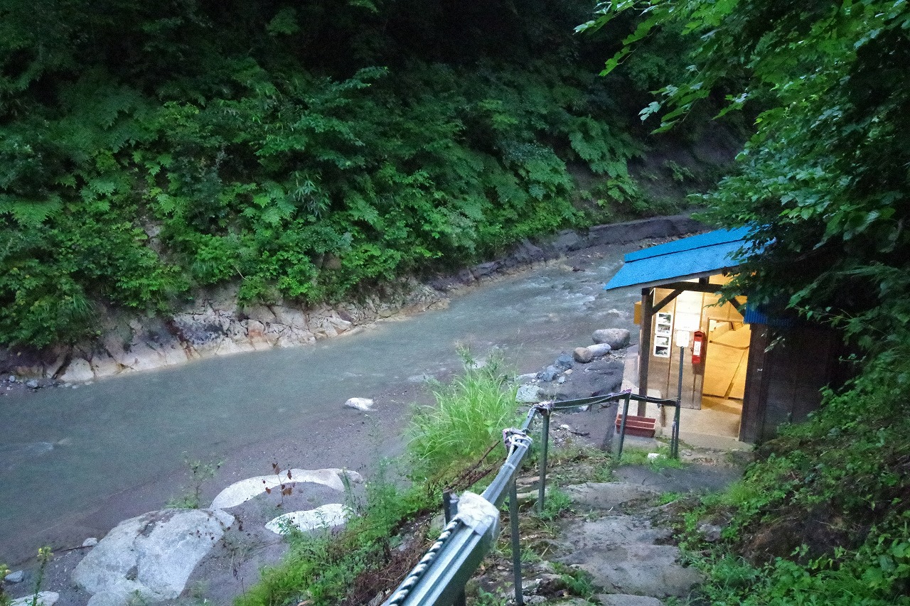福島県の南会津の木賊温泉の共同浴場
