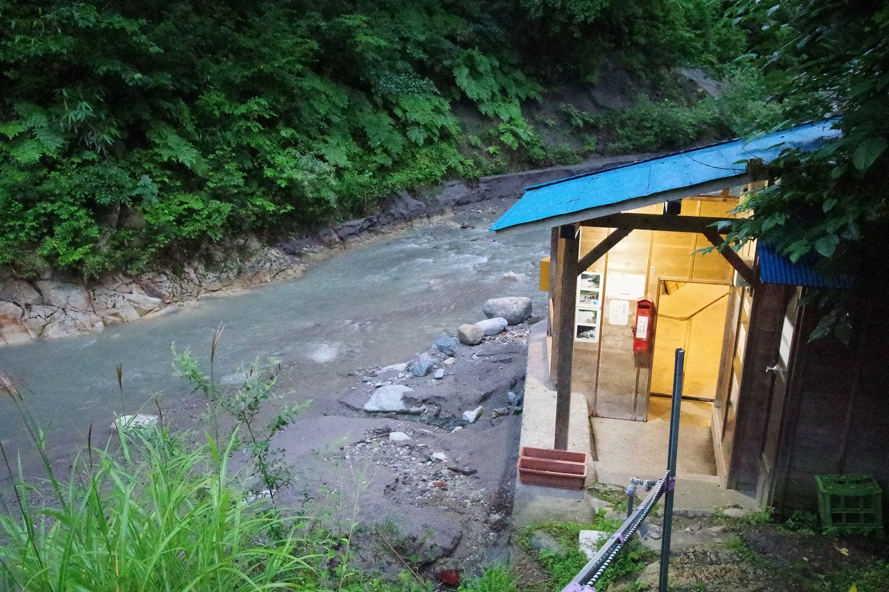 福島県の南会津の木賊温泉の共同浴場