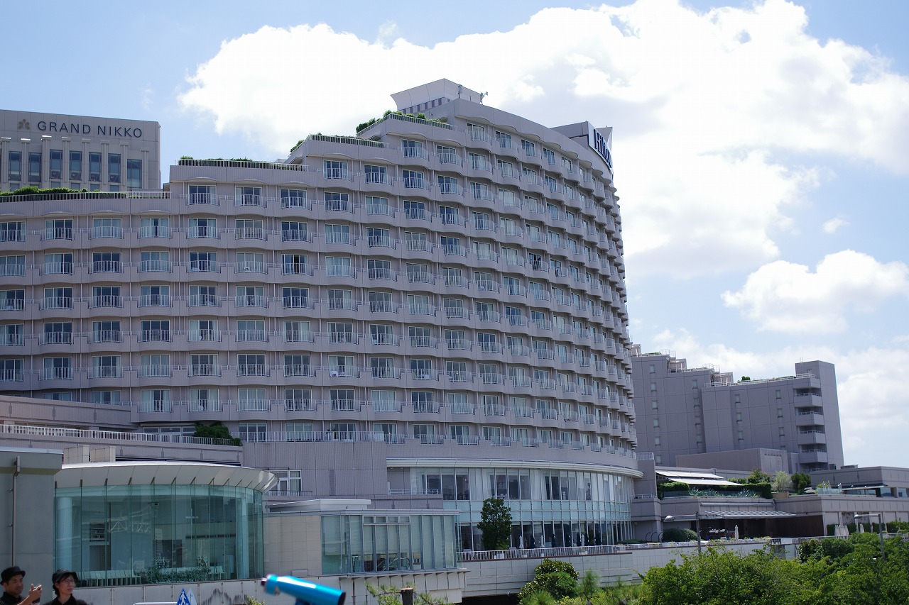 東京都のお台場のアクアシティお台場のレインボーブリッジ