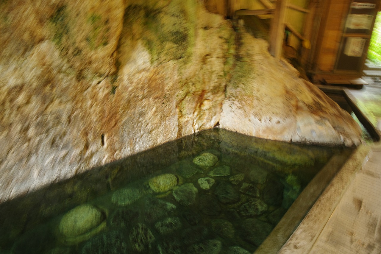 福島県の南会津の木賊温泉の共同浴場