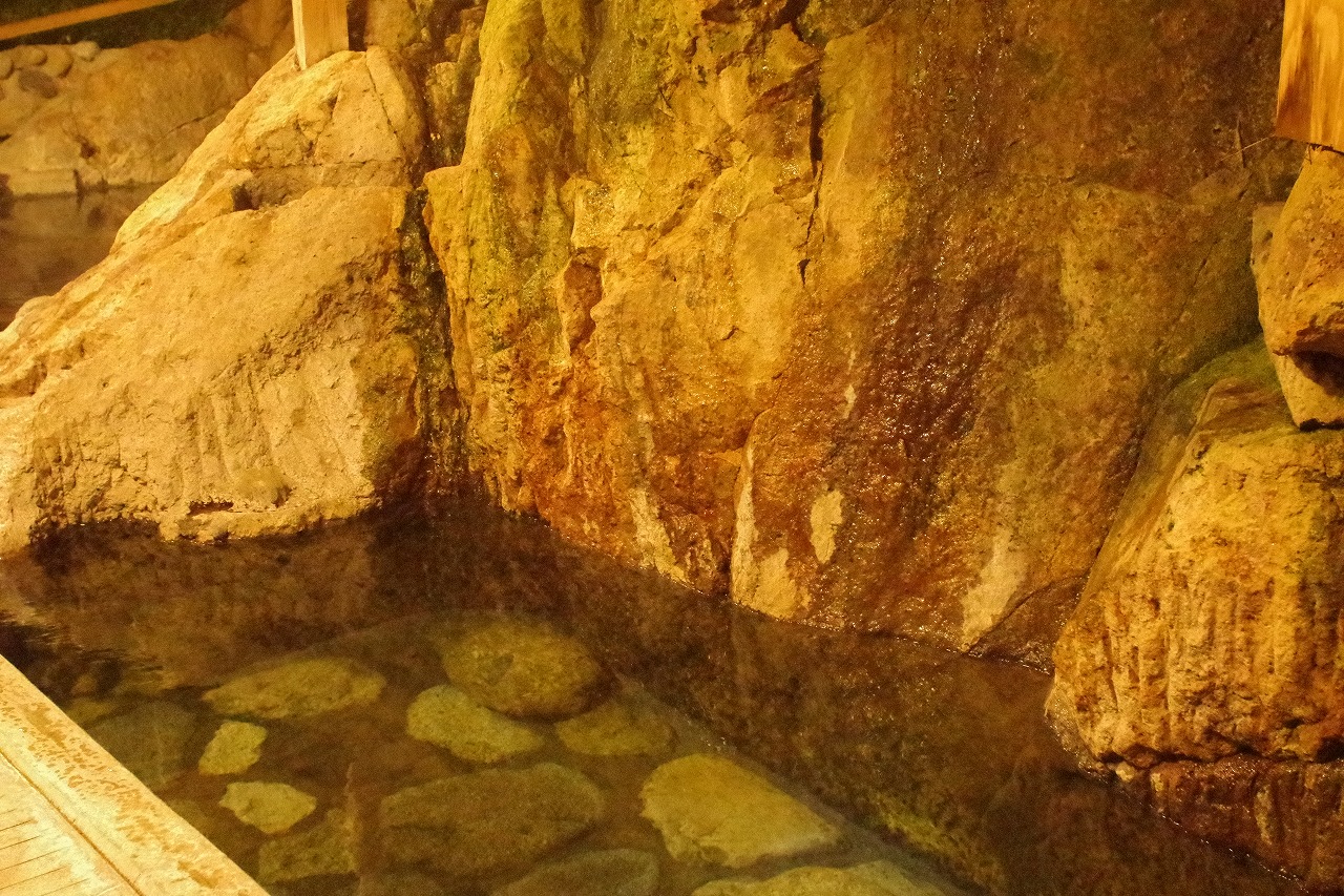 福島県の南会津の木賊温泉の共同浴場