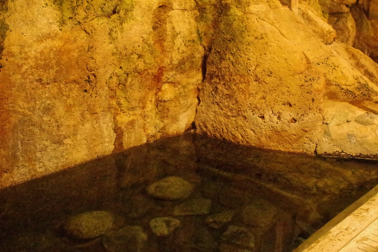 福島県の南会津の木賊温泉の共同浴場