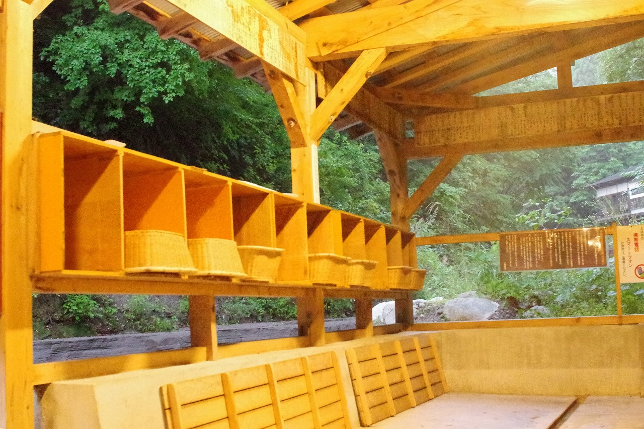 福島県の南会津の木賊温泉の共同浴場