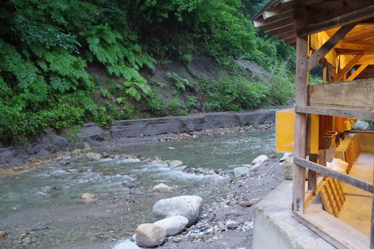 福島県の南会津の木賊温泉の共同浴場