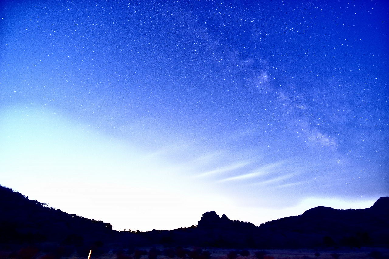榛名湖の夜明けの天の川