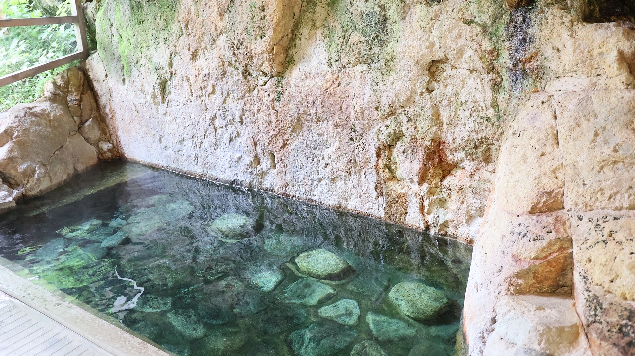 福島県の南会津の木賊温泉の共同浴場