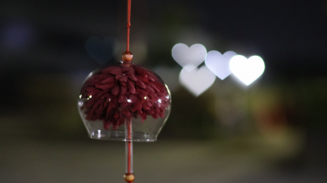 群馬県太田市の太田市運動の風鈴と花