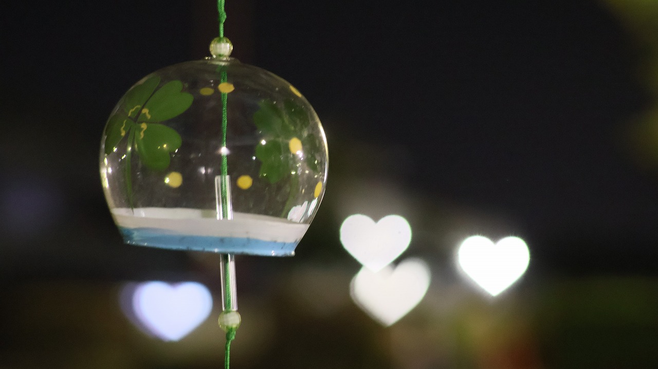 群馬県太田市の太田市運動の風鈴と花