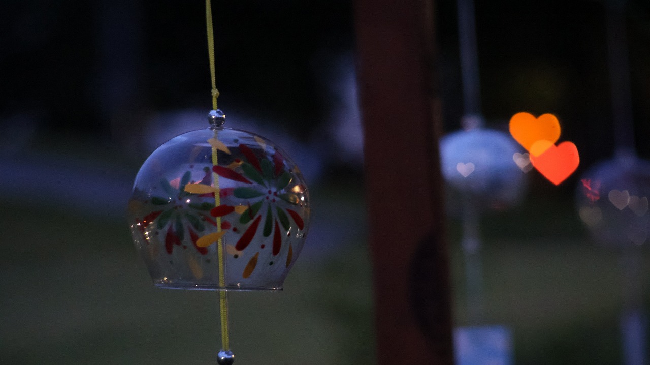 群馬県太田市の太田市運動の風鈴と花