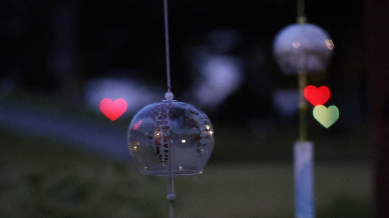 群馬県太田市の太田市運動の風鈴と花