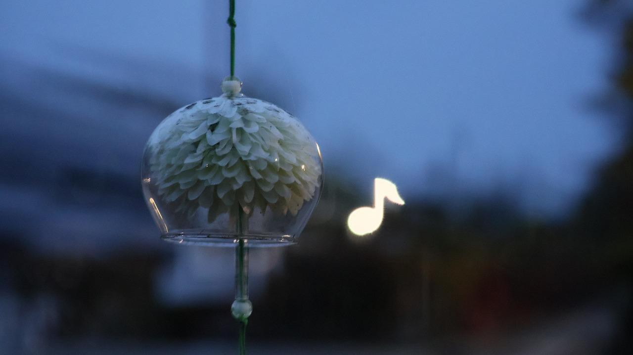 群馬県太田市の太田市運動の風鈴と花