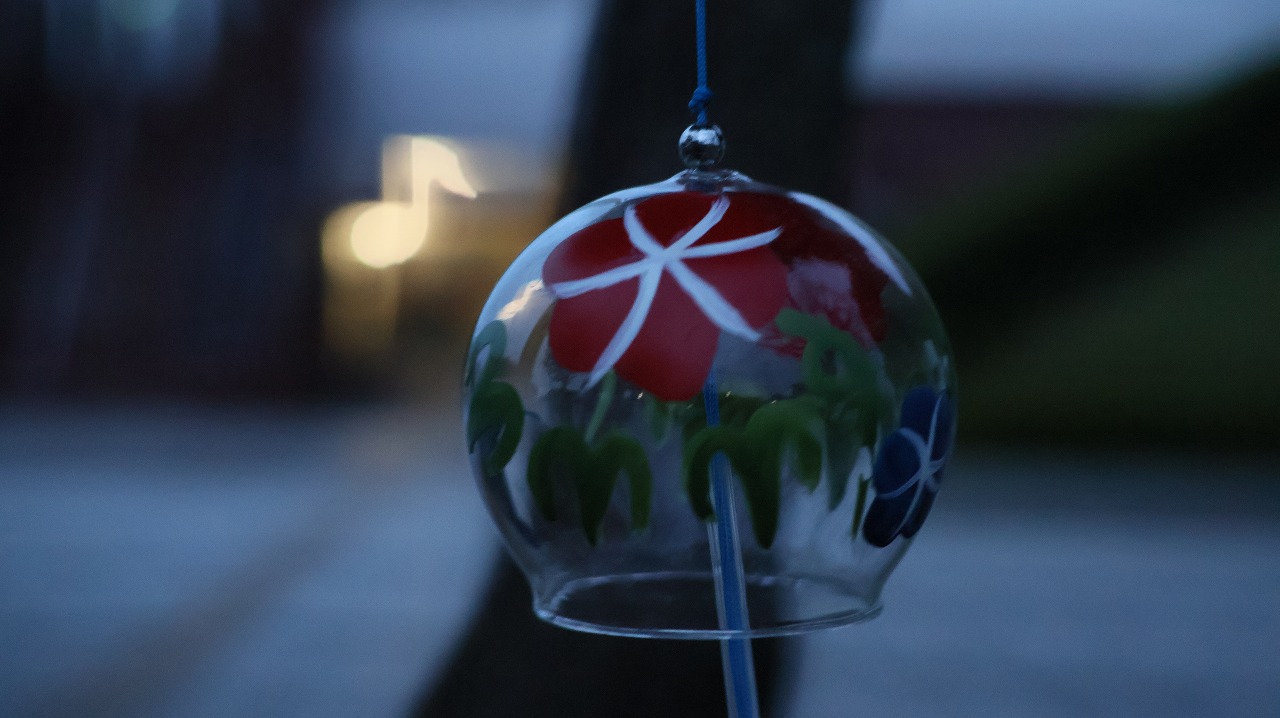 群馬県太田市の太田市運動の風鈴と花