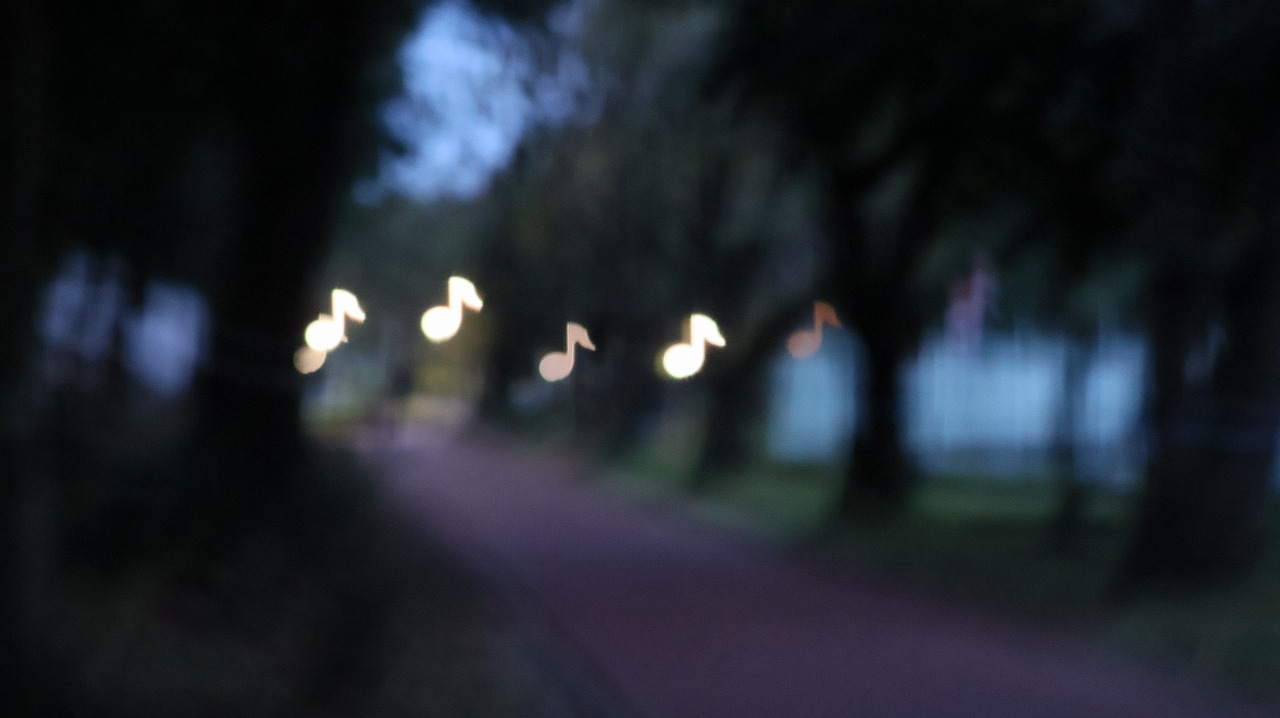 群馬県太田市の太田市運動の風鈴と花