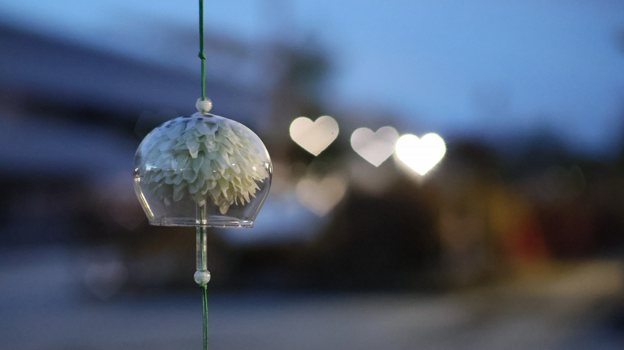 群馬県太田市の太田市運動の風鈴と花