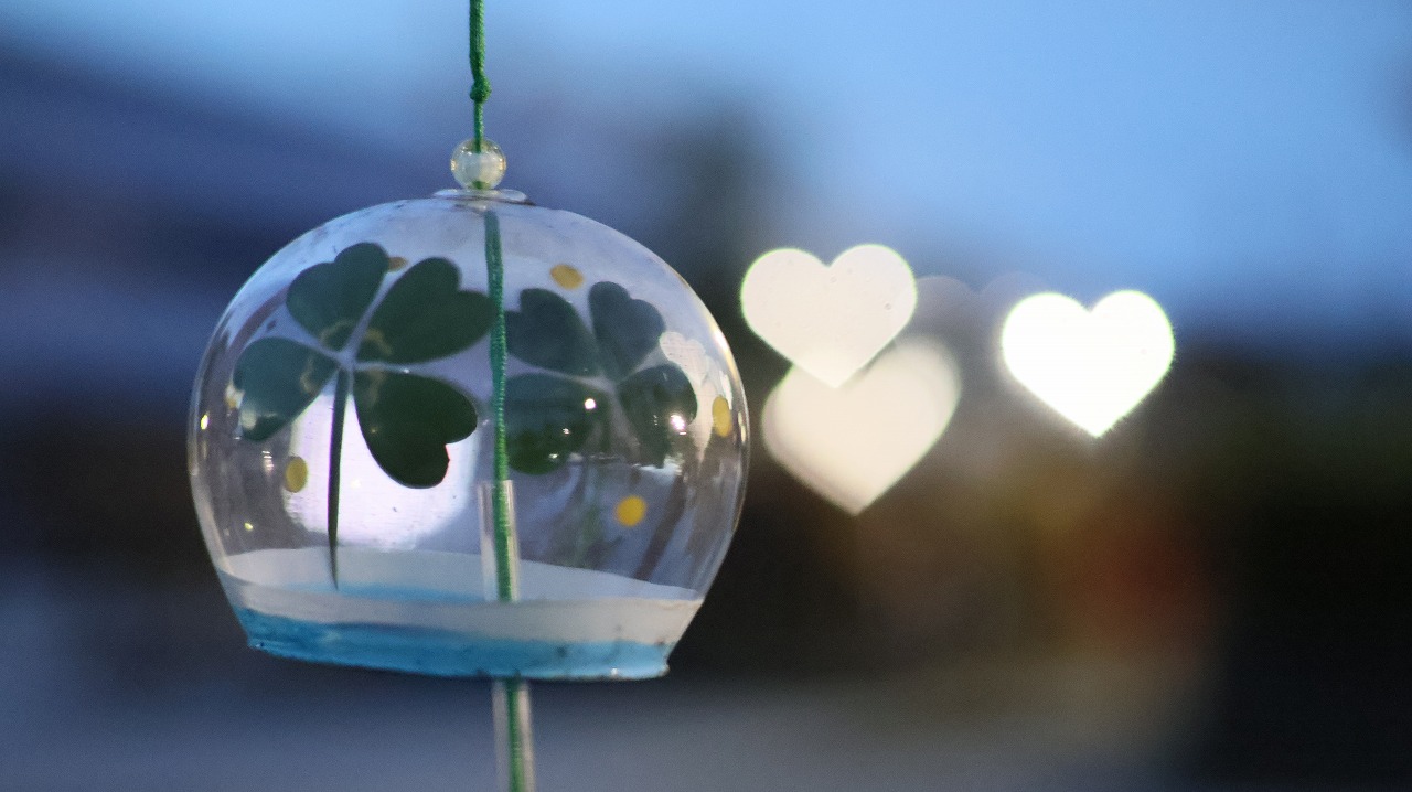 群馬県太田市の太田市運動の風鈴と花