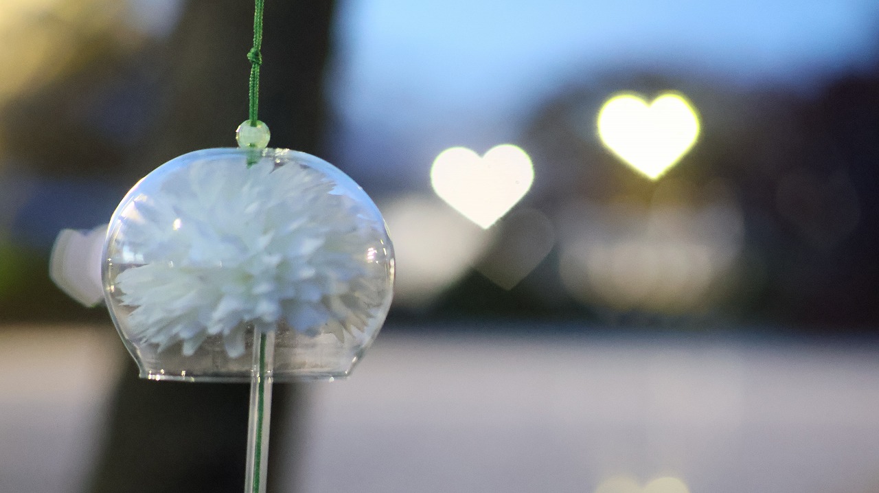 群馬県太田市の太田市運動の風鈴と花