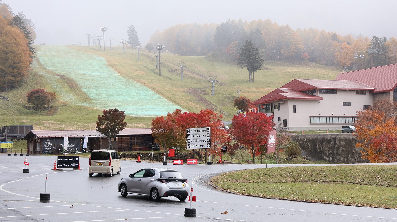 雪の金精峠といろは坂の紅葉