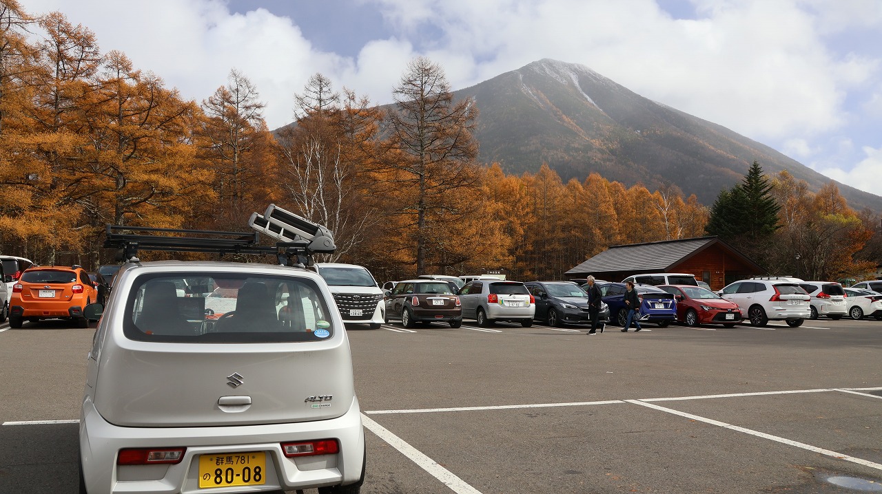 雪の金精峠といろは坂の紅葉